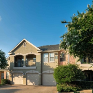 Direct access garages at Villas of Spring Creek